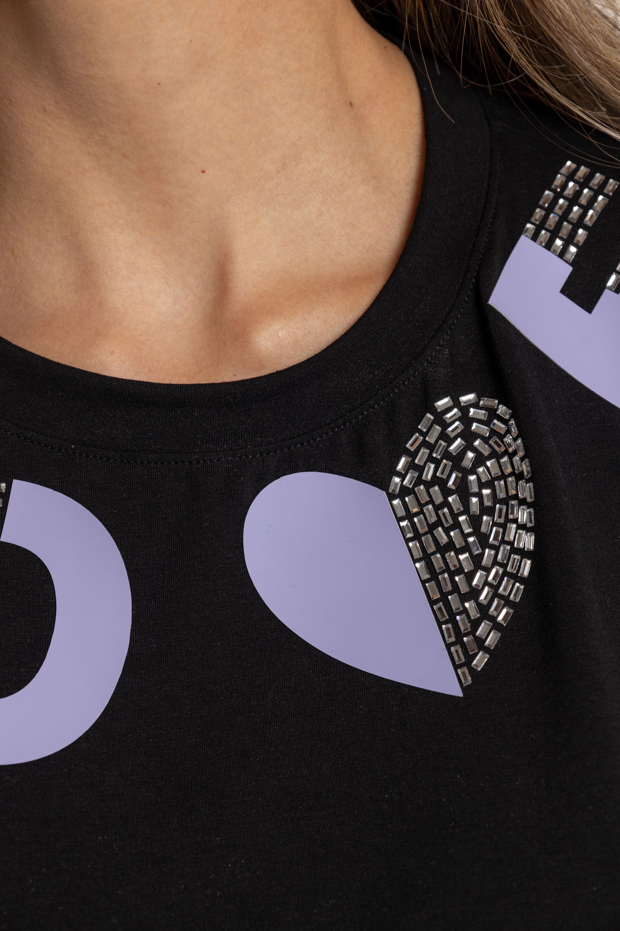 T-SHIRT LOVE MORADA DMC NEGRO ORC-001