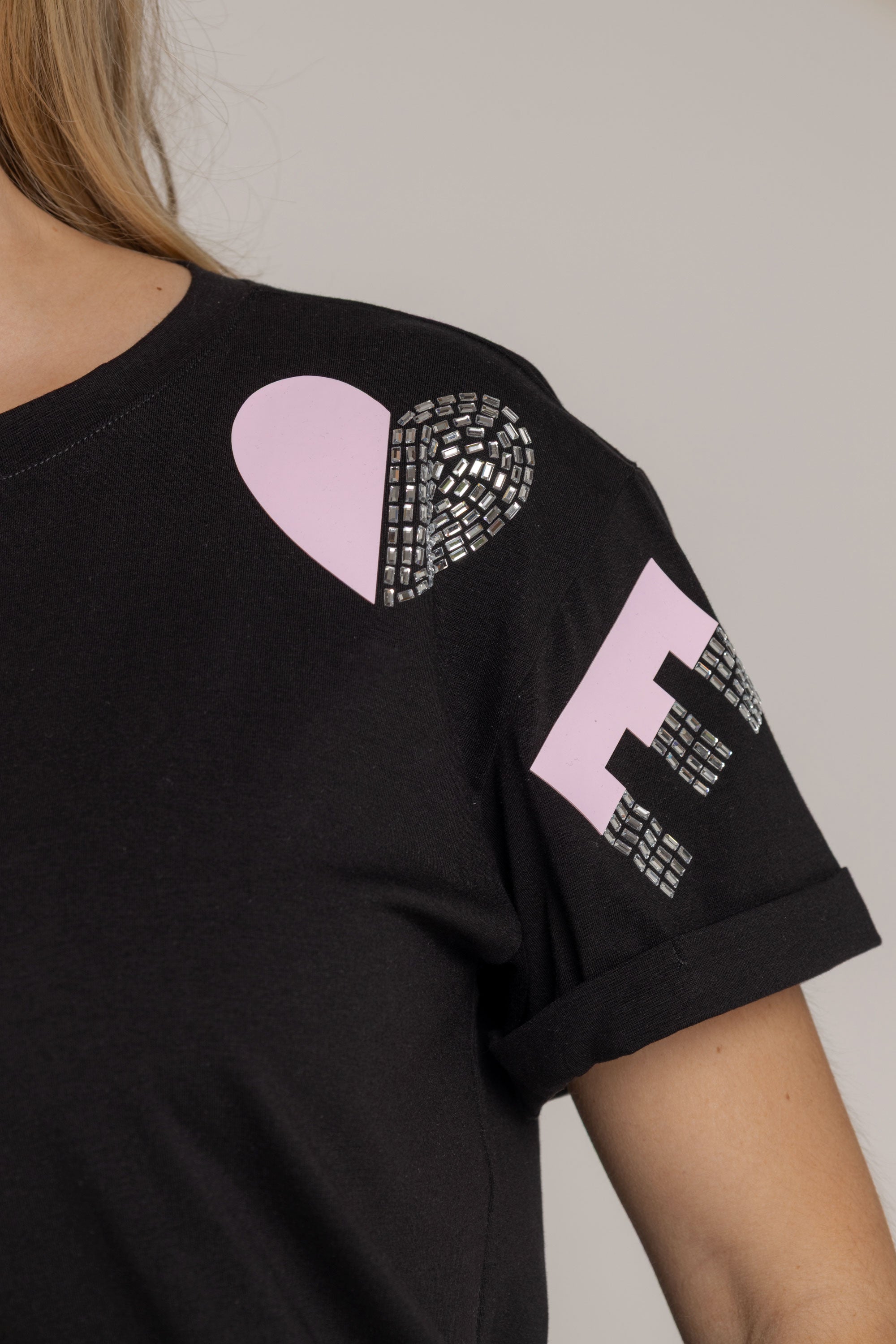 T-SHIRT LOVE ROSA DMC NEGRO ORC-001