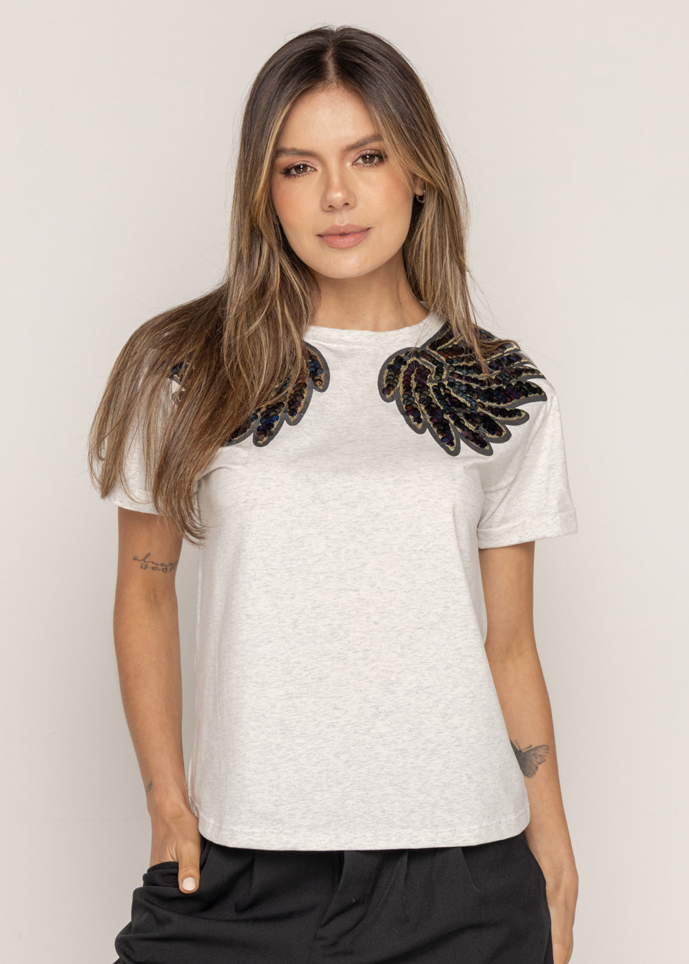 T-SHIRT ALAS MORADAS GRIS ORC-016