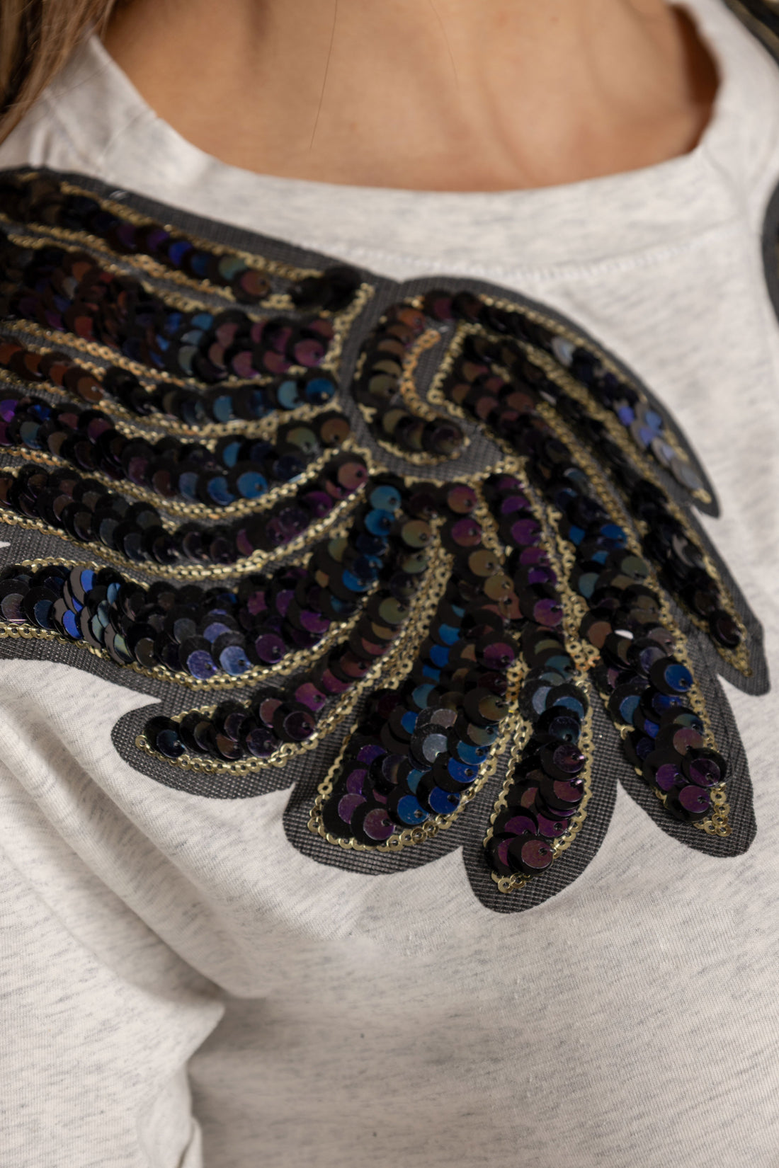 T-SHIRT VIOLET WINGS GRIS ORC-016