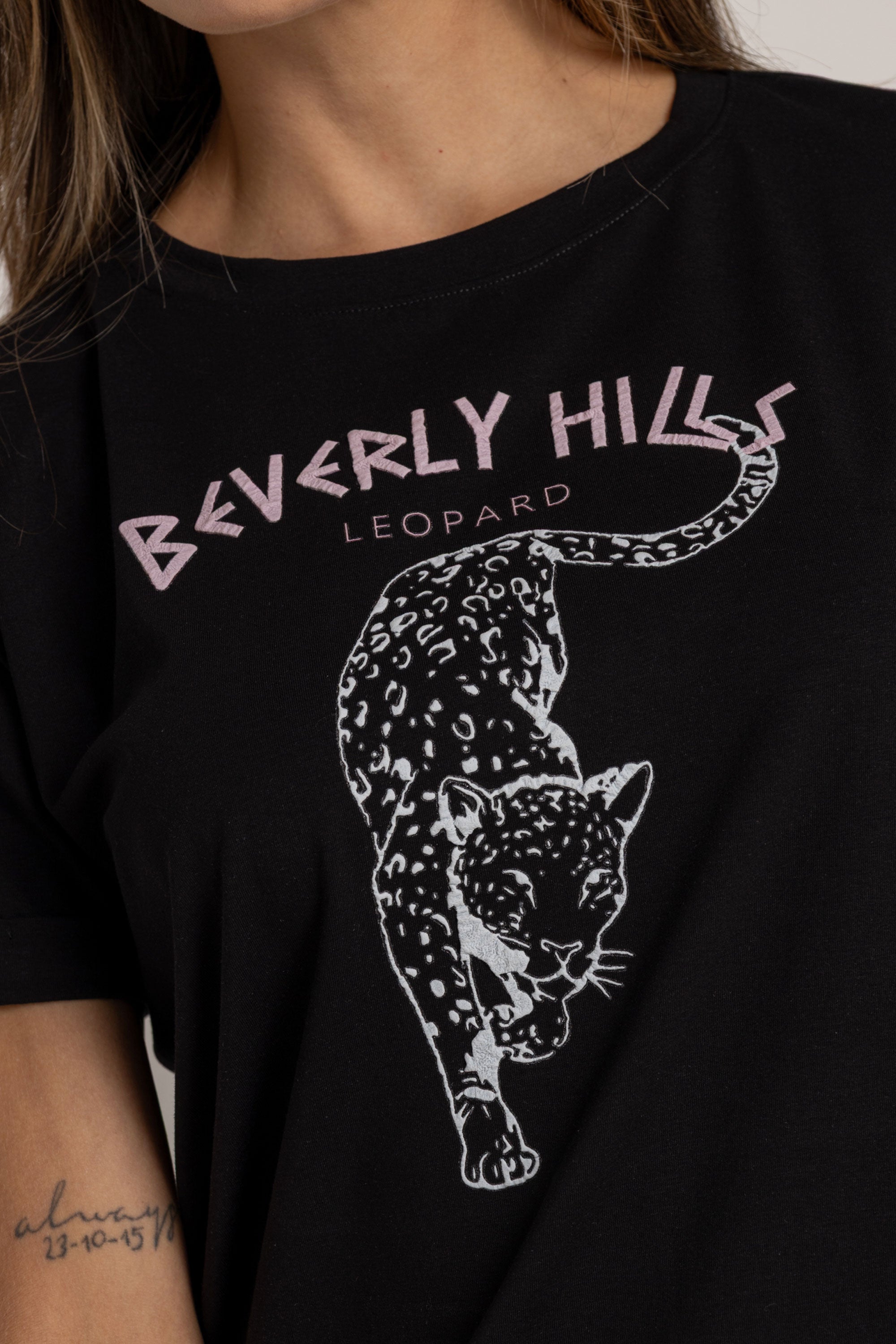 T-SHIRT LEOPARDO NEGRO ORC-020