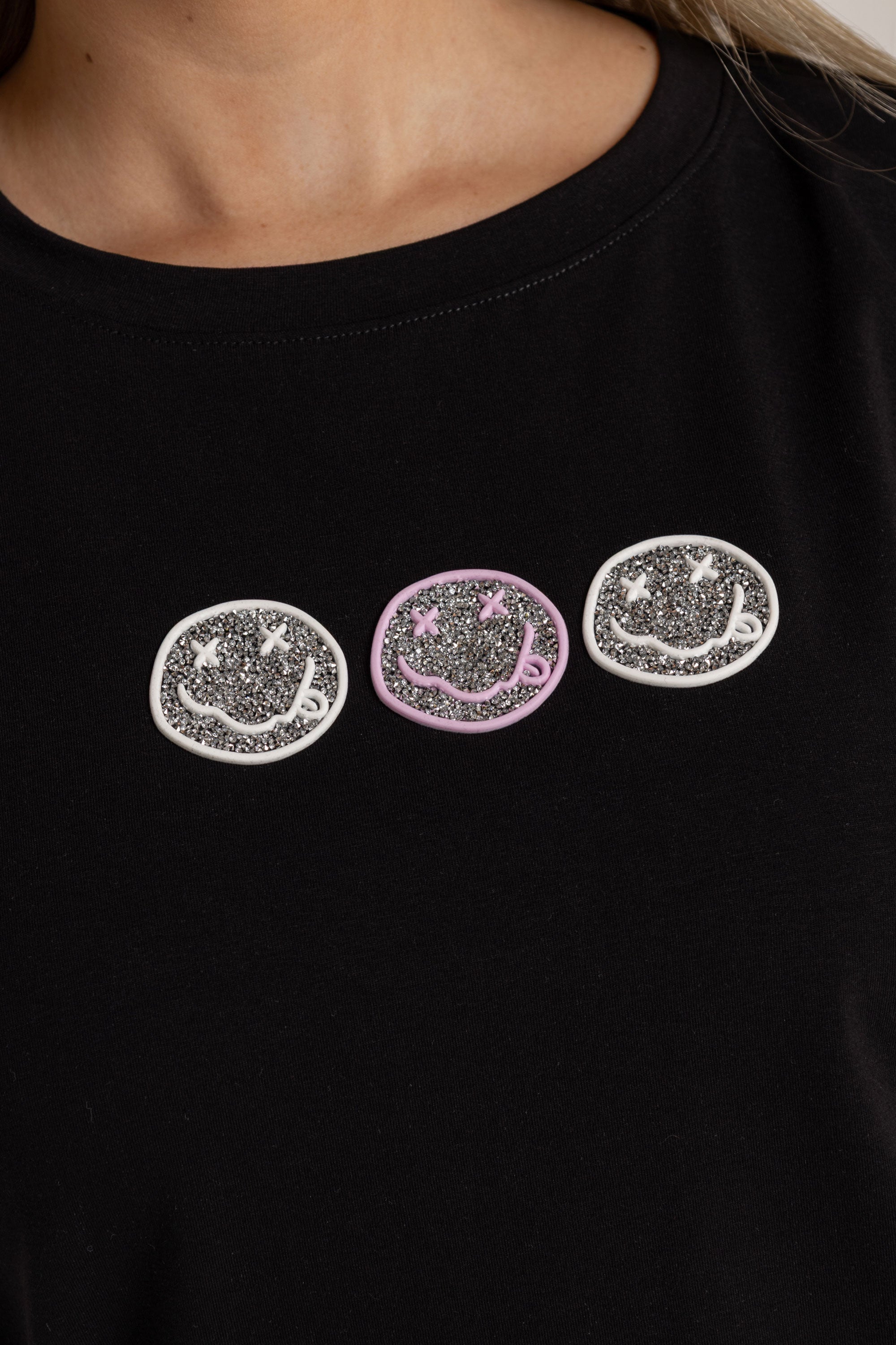 T-SHIRT CARITA COLORES NEGRO ORC-023